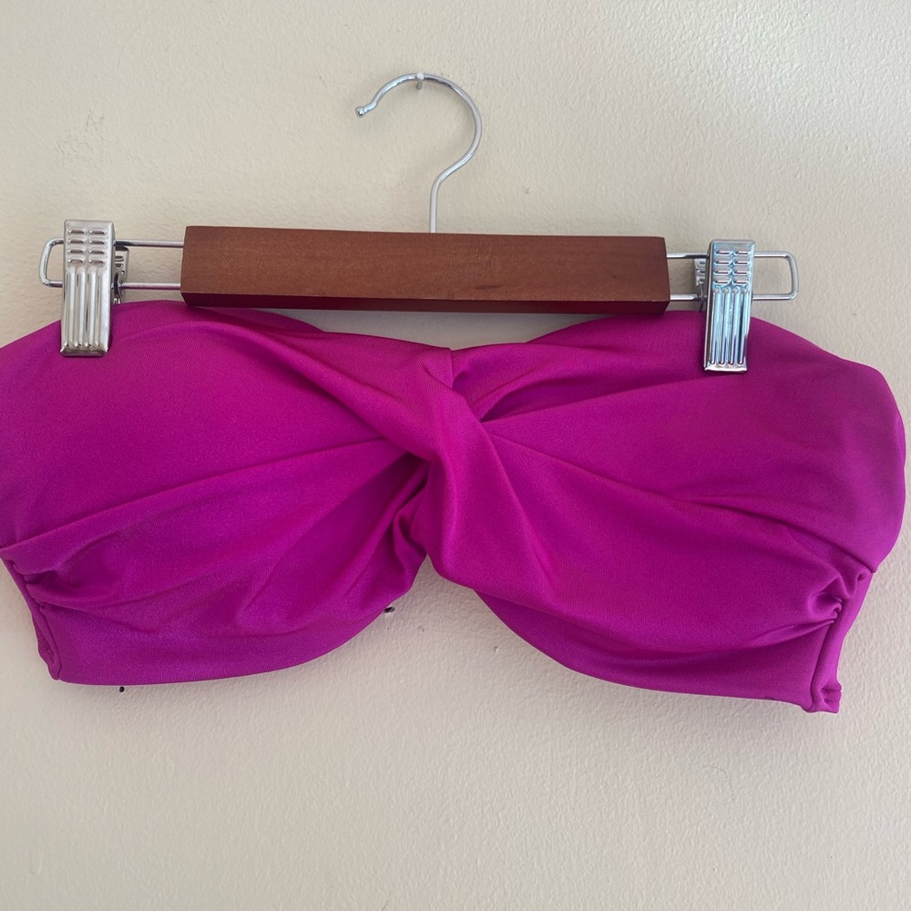 Victoria’s Secret Bandoo swimsuit top very beautiful 36C top only